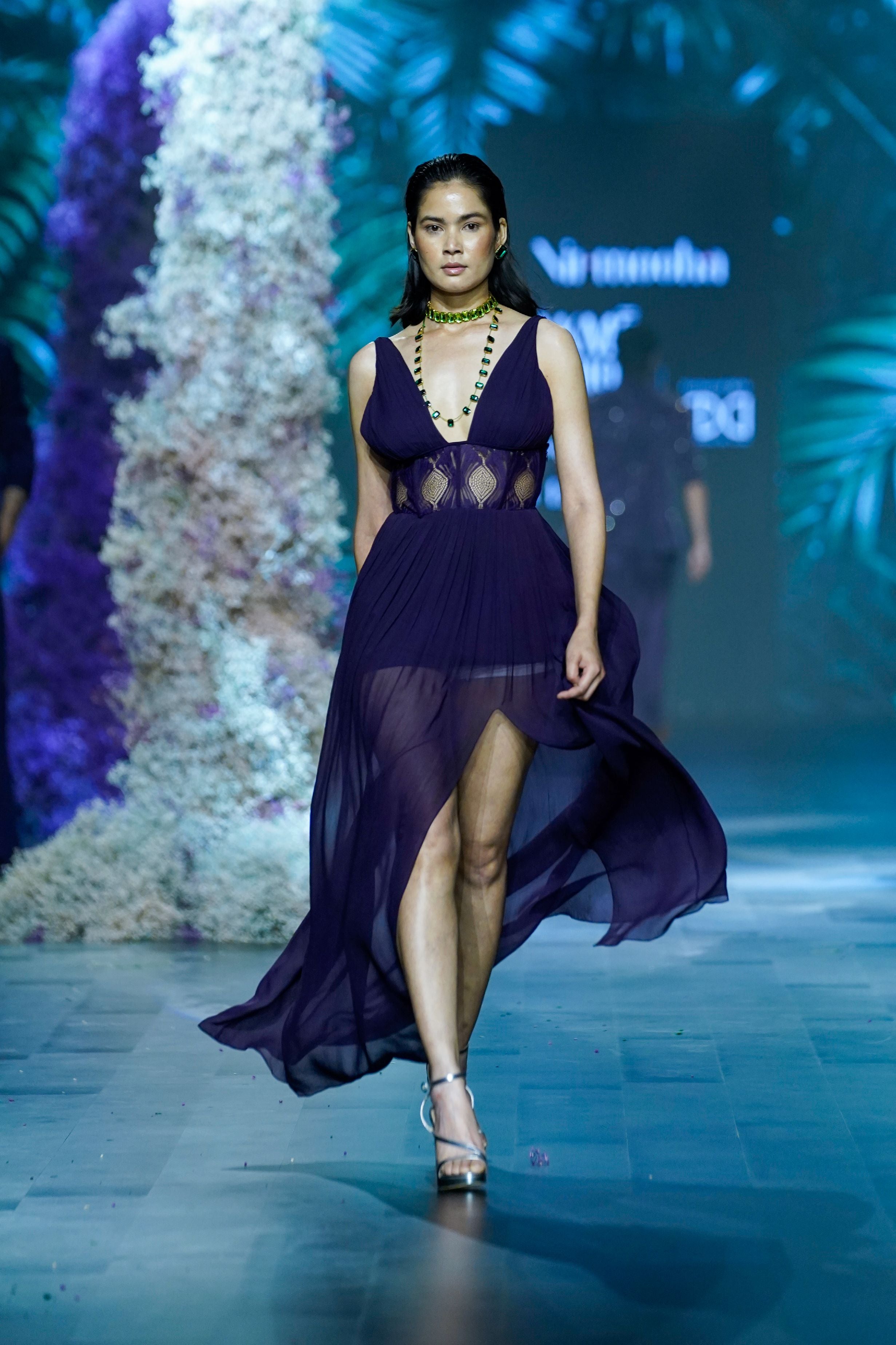 Chantilly Lace Corst Gown